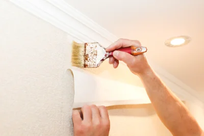 Pose de papier peint à Pujaut — revêtements muraux et toiles de verre